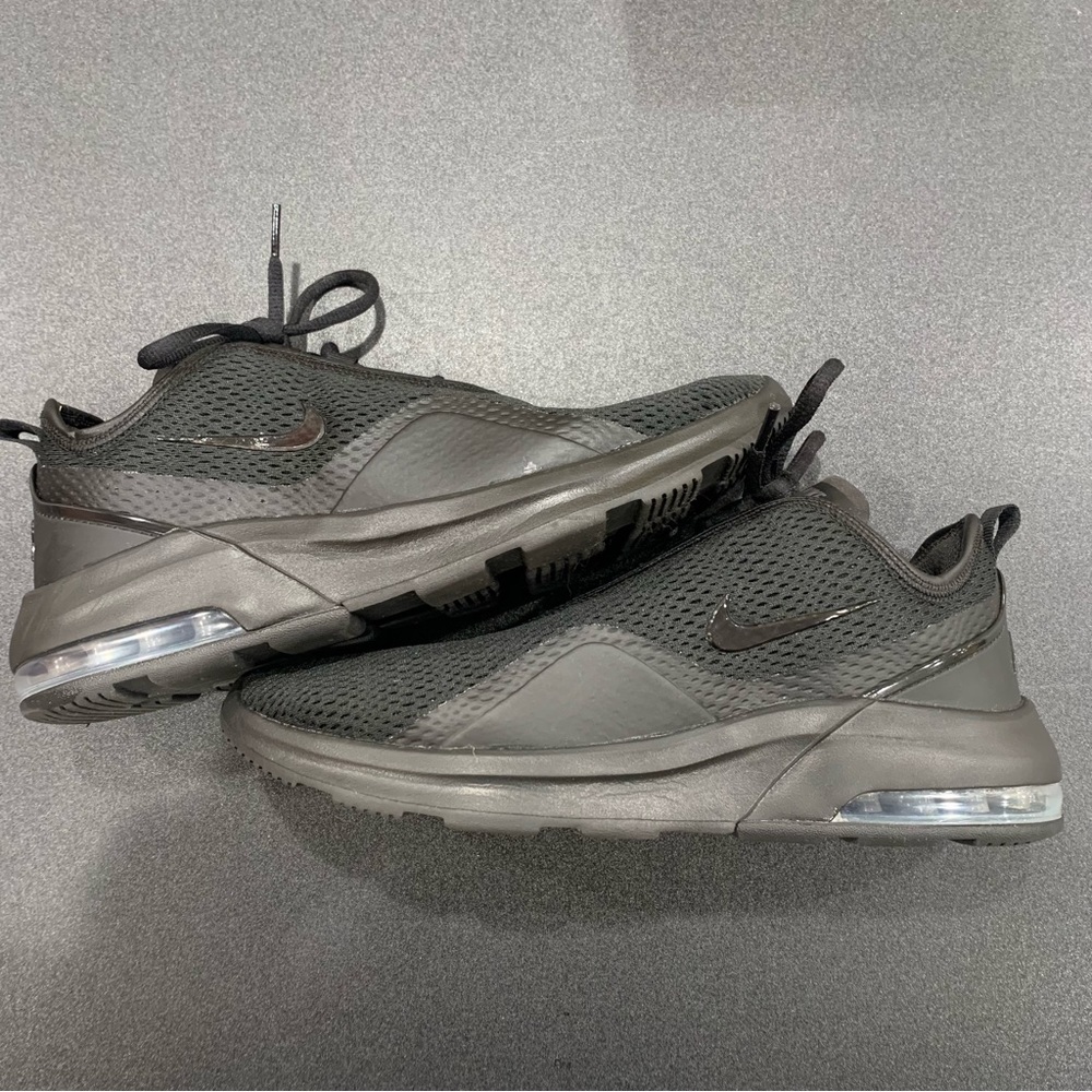Air Max Motion 2 size 8